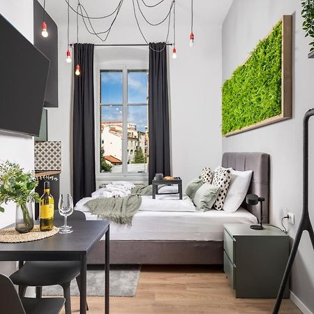 Apartments & Rooms One World Рийека Екстериор снимка