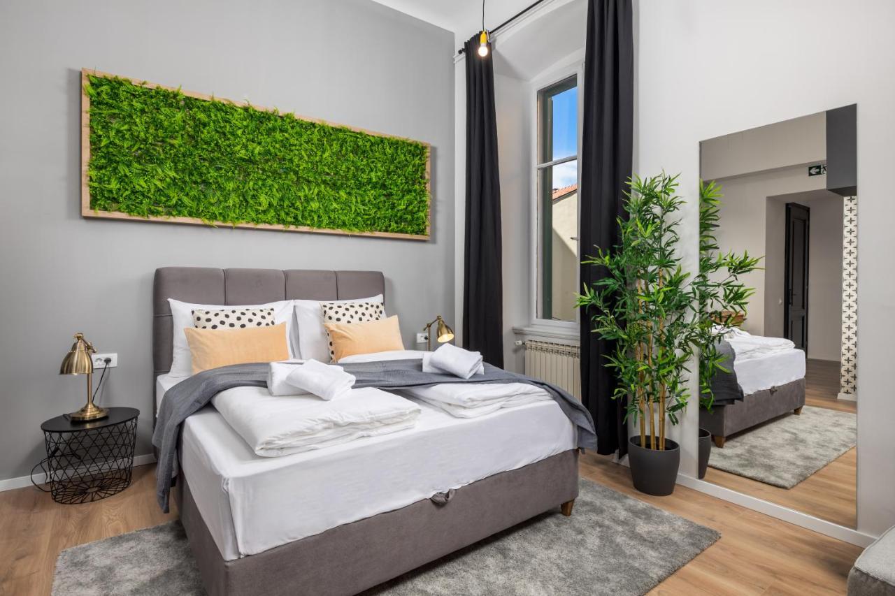 Apartments & Rooms One World Рийека Екстериор снимка