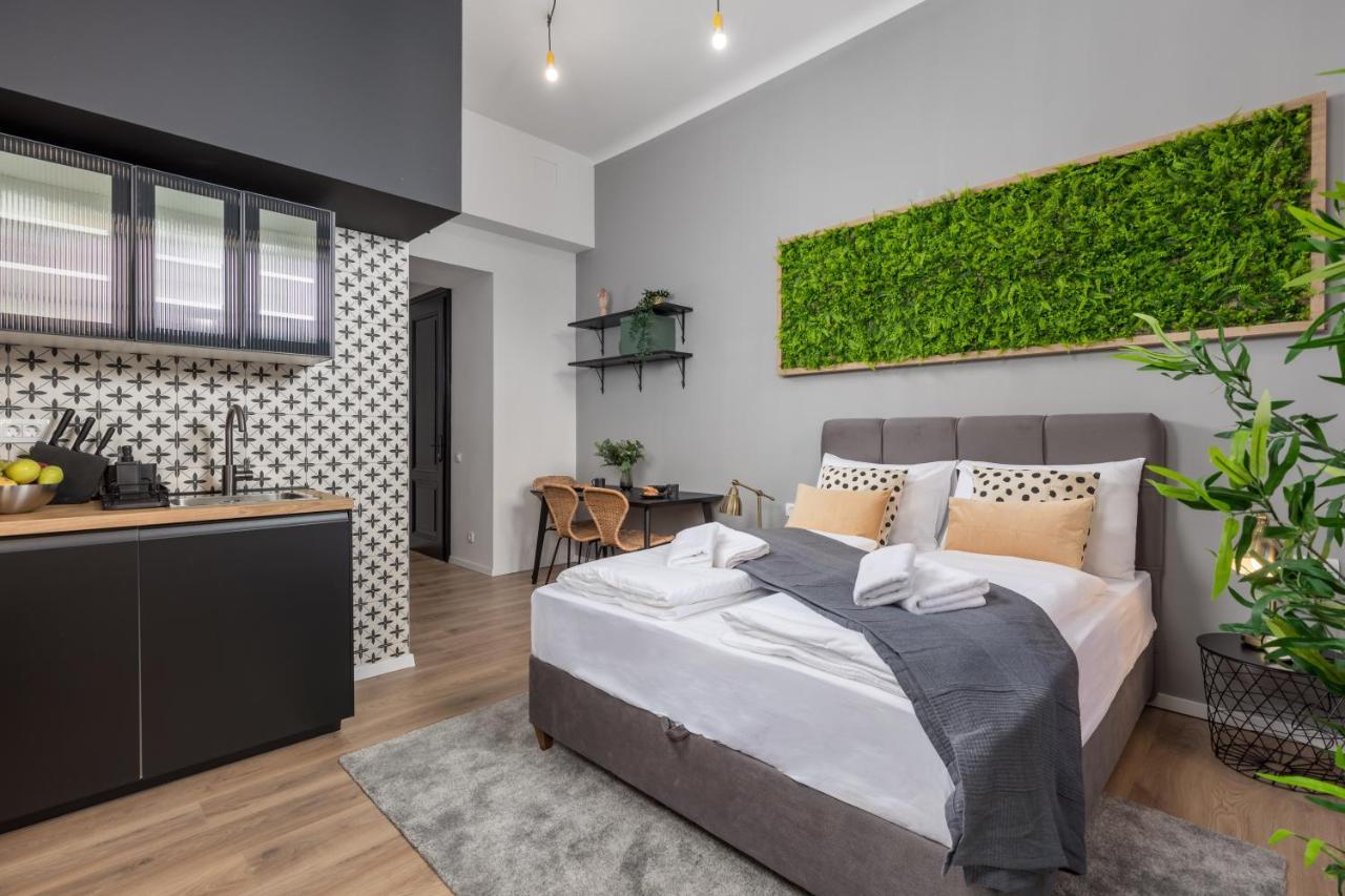 Apartments & Rooms One World Рийека Екстериор снимка