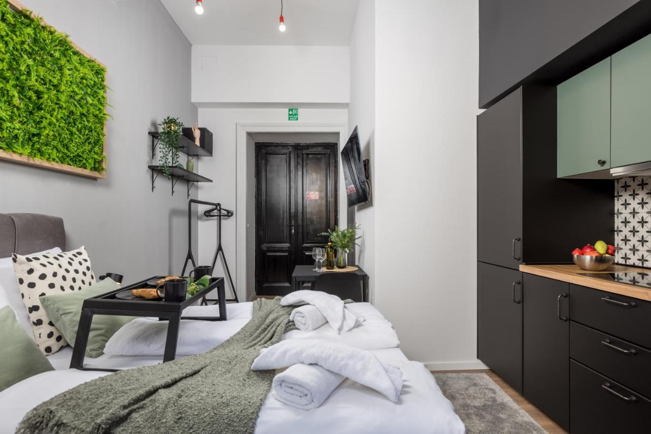 Apartments & Rooms One World Рийека Екстериор снимка