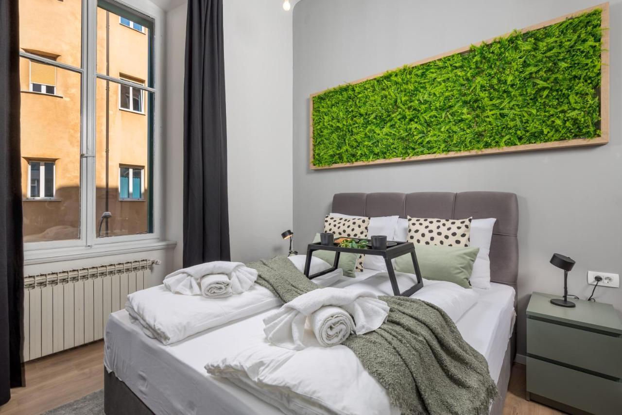 Apartments & Rooms One World Рийека Екстериор снимка