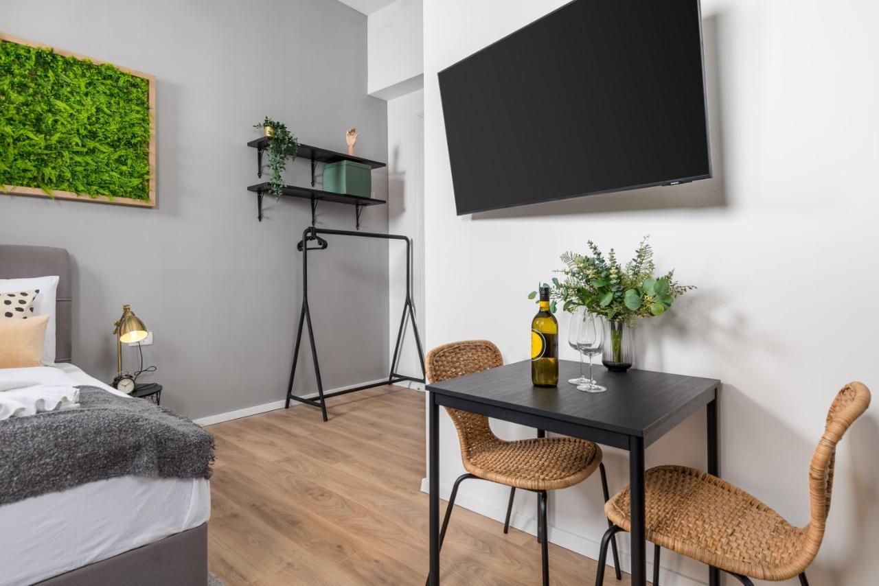 Apartments & Rooms One World Рийека Екстериор снимка