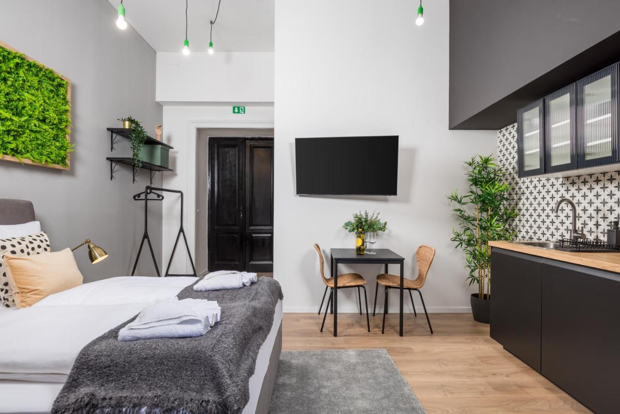 Apartments & Rooms One World Рийека Екстериор снимка