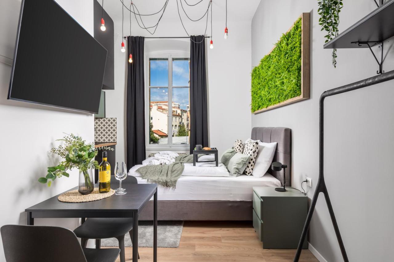 Apartments & Rooms One World Рийека Екстериор снимка