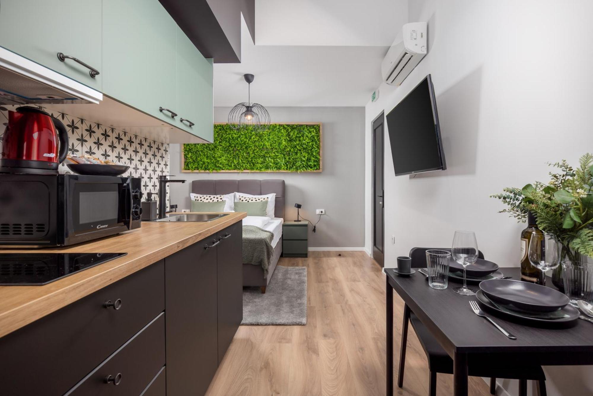 Apartments & Rooms One World Рийека Екстериор снимка