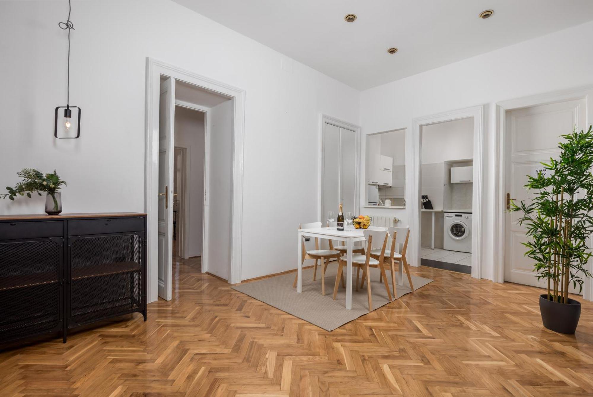 Apartments & Rooms One World Рийека Екстериор снимка