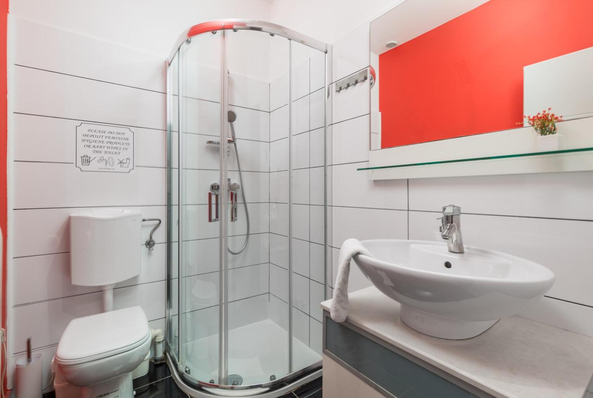 Apartments & Rooms One World Рийека Екстериор снимка