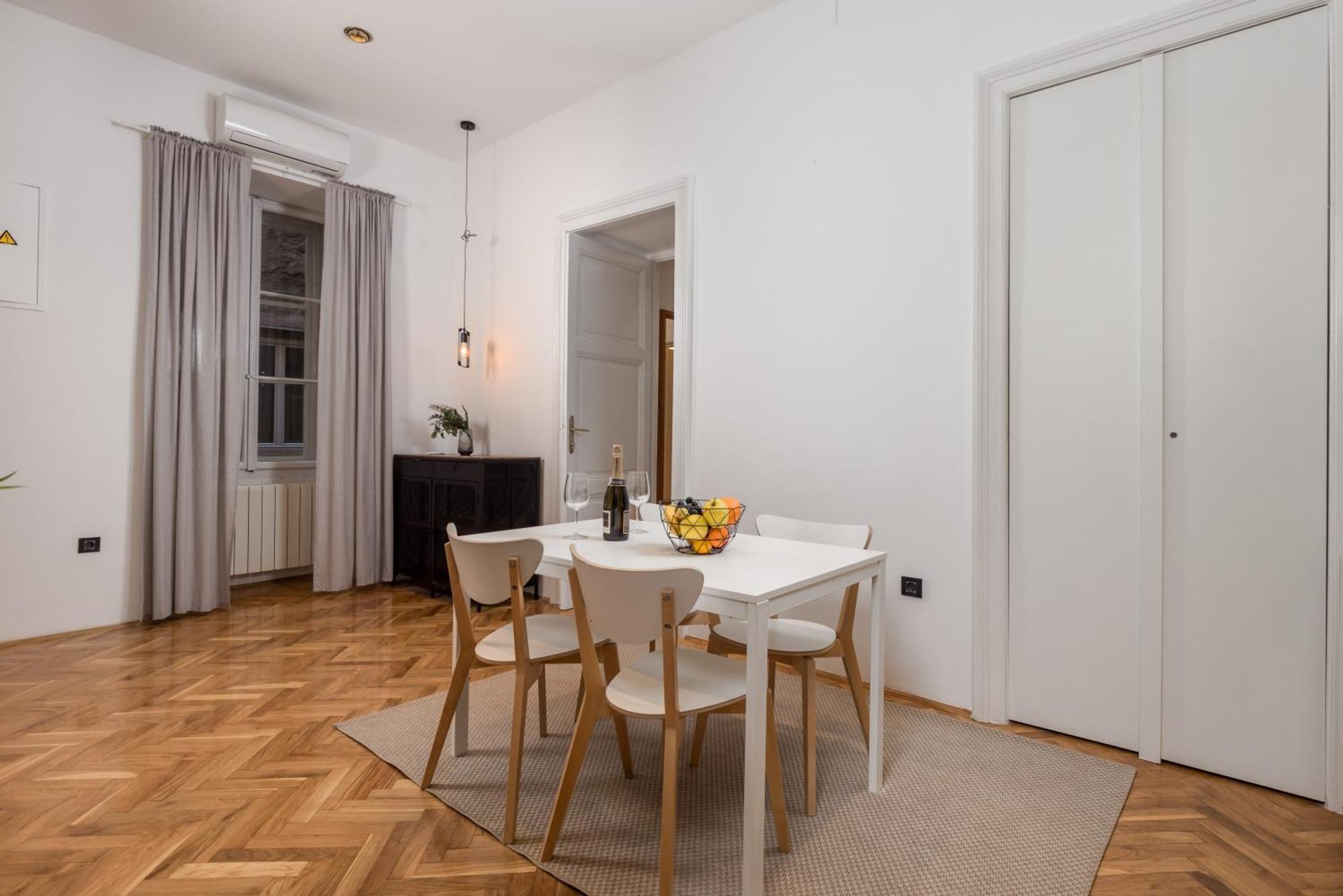Apartments & Rooms One World Рийека Екстериор снимка