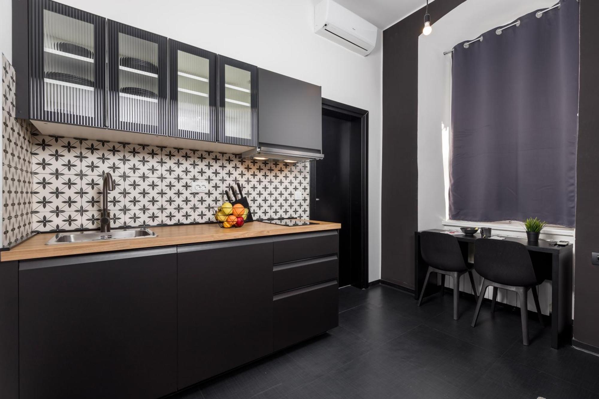 Apartments & Rooms One World Рийека Екстериор снимка