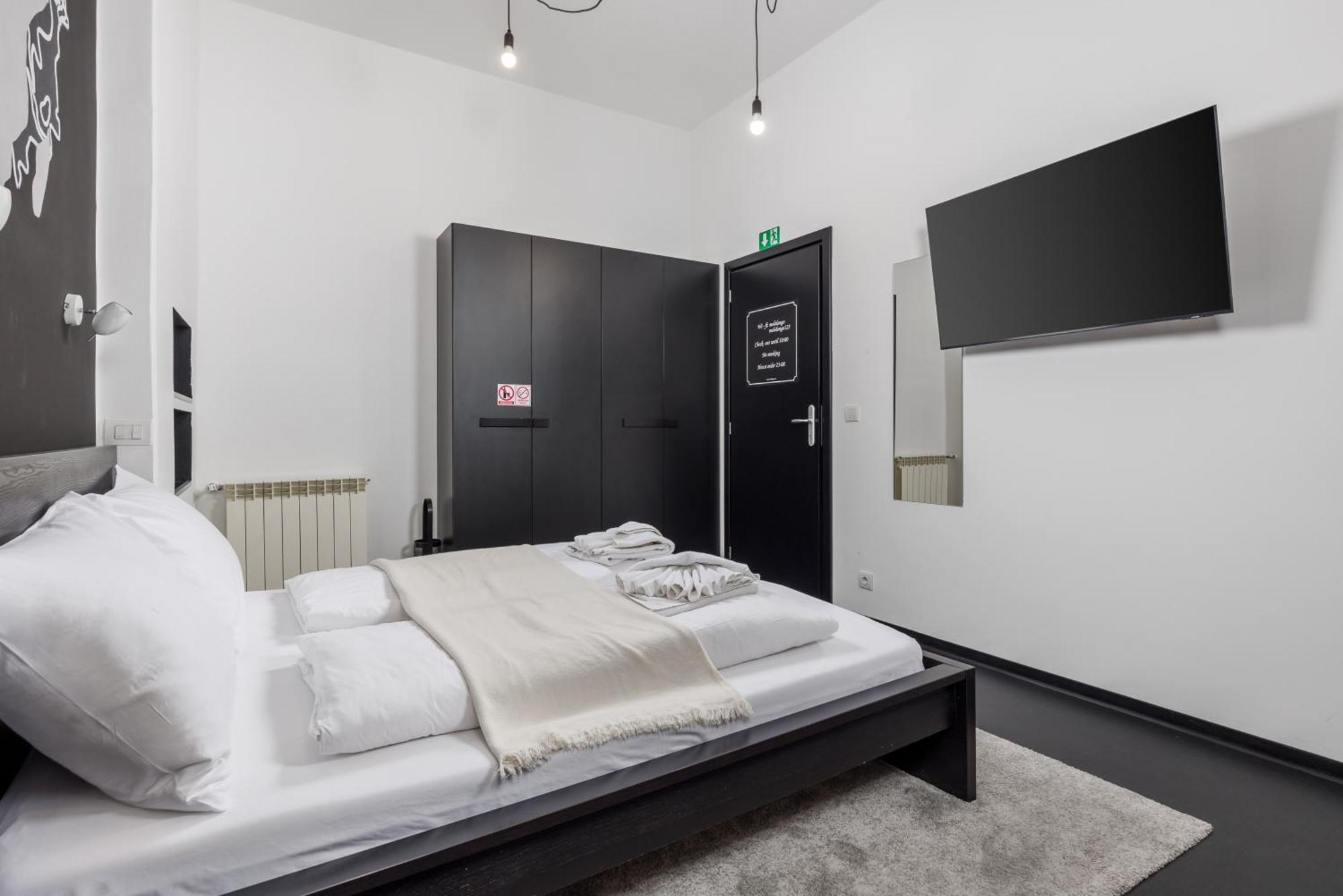 Apartments & Rooms One World Рийека Екстериор снимка