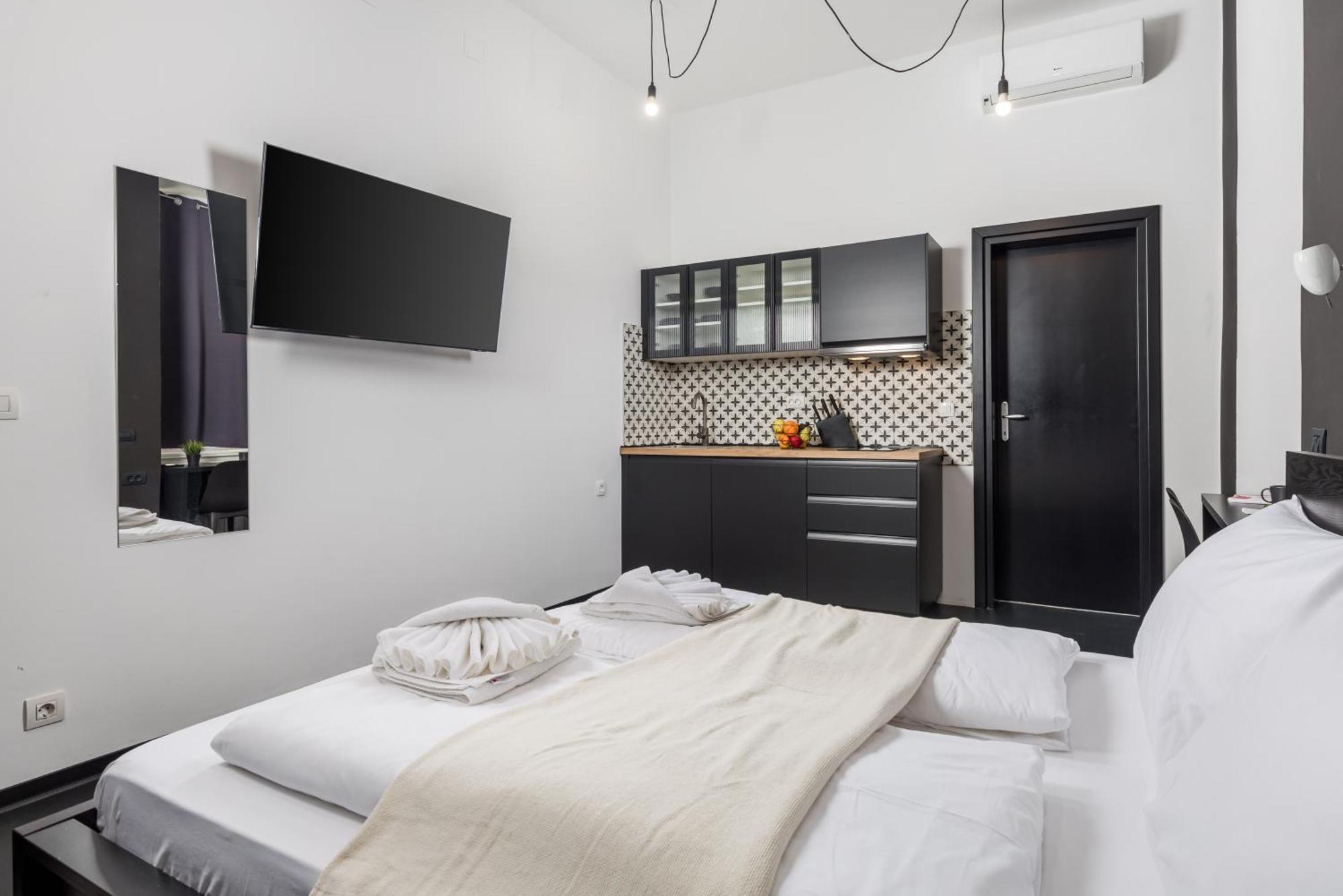 Apartments & Rooms One World Рийека Екстериор снимка