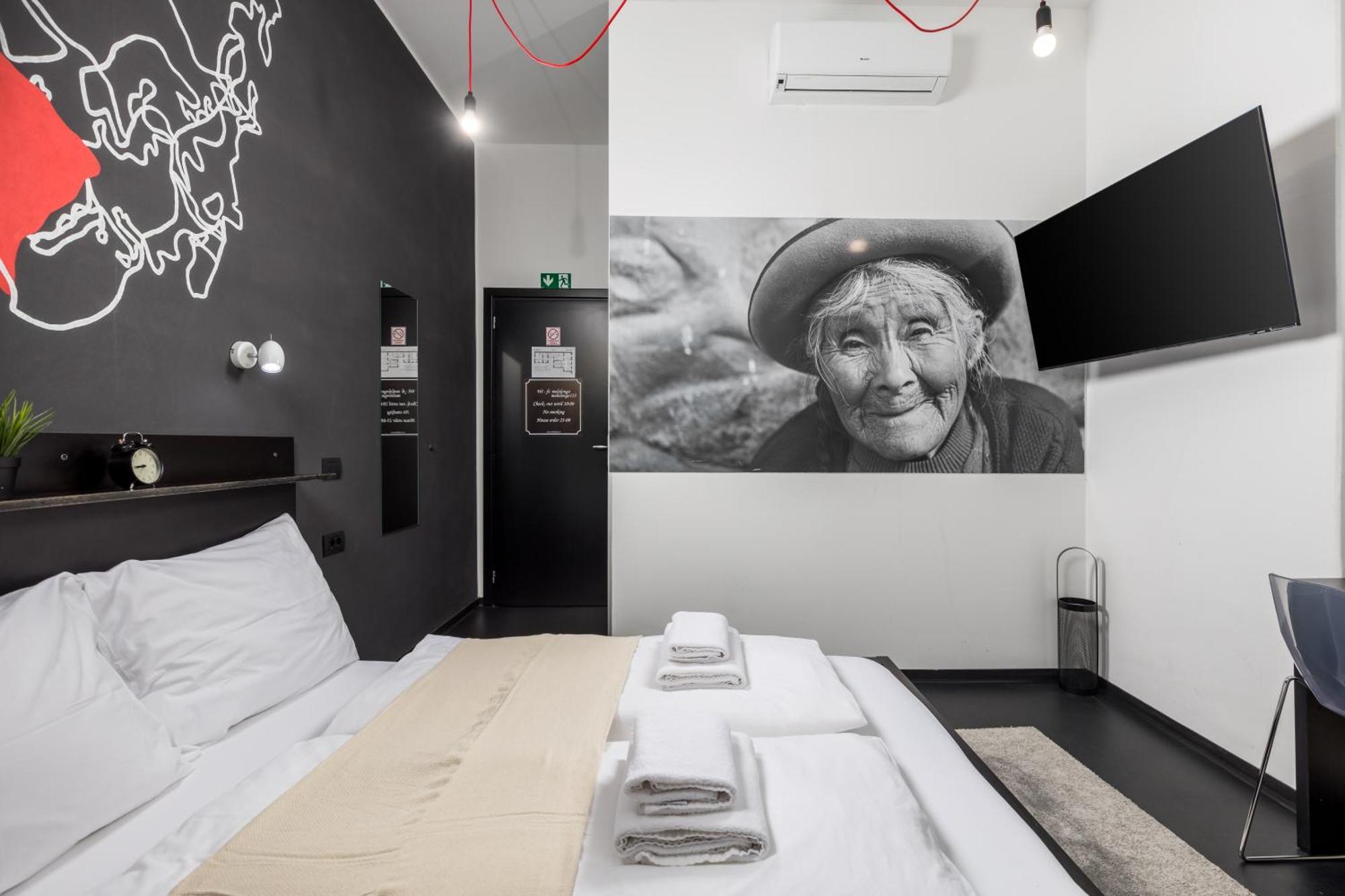 Apartments & Rooms One World Рийека Екстериор снимка